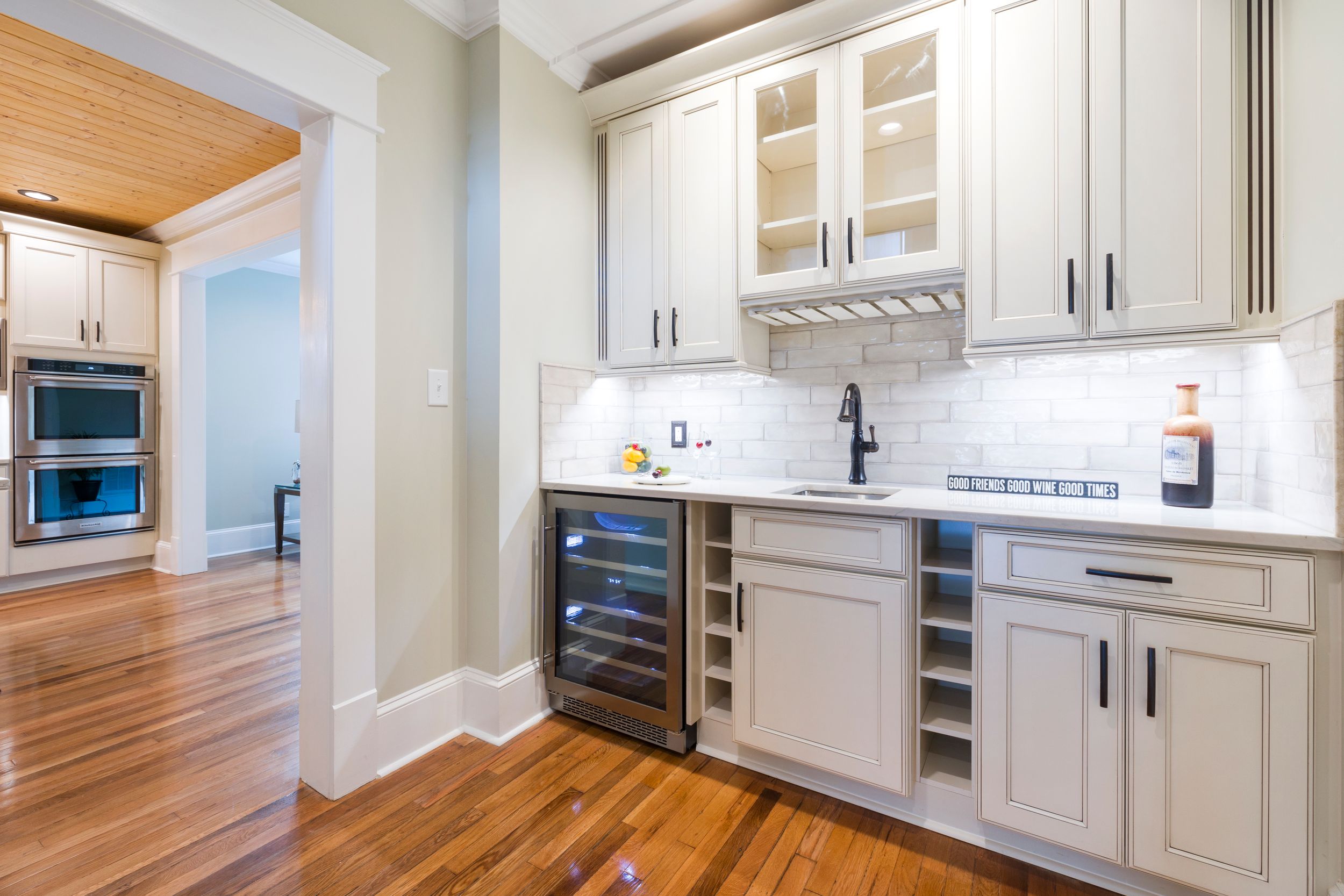 White Kitchen Cabinets: Why They’re Still the Most Popular Choice in 2026